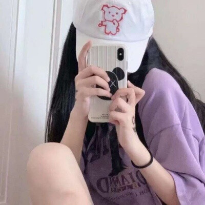 梦幻紫色/很奶很奶的头像