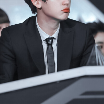 
﹡ SehunHyuna_06
发椿装可爱的泰迪我不懂（可能不是泰迪是蚂蚱）
