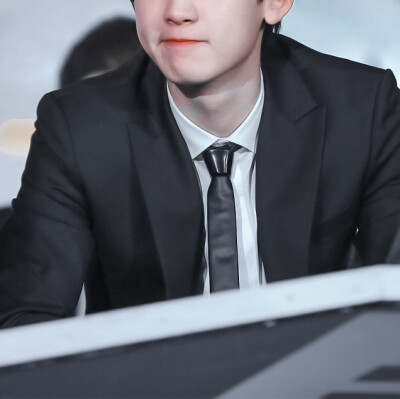 
﹡ SehunHyuna_06
发椿装可爱的泰迪我不懂（可能不是泰迪是蚂蚱）
