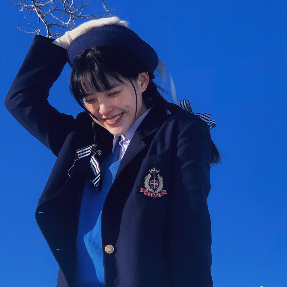 ［wb：虞兮西］
女头