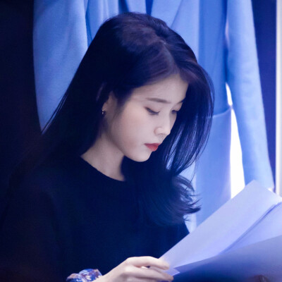 'IU.
