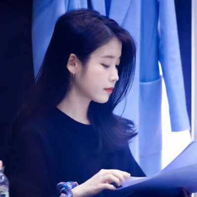 'IU.
