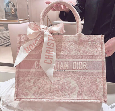 化妆品/香水/鞋包/首饰奢侈品
Dior