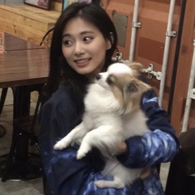 Chou Tzuyu.