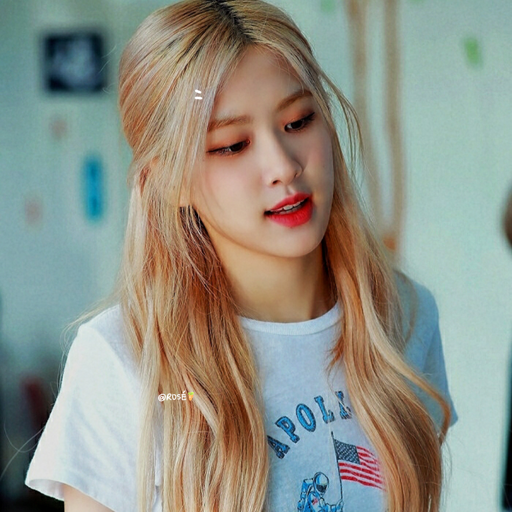 HAPPY BIRTHDAY TO ROSÉ!!!!!