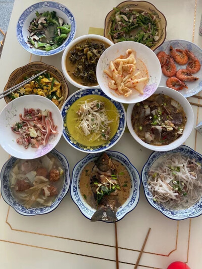 年夜饭
美食当前，减肥是什么
一波减肥拦路虎
美食 小吃 颜值饮料
唯美食不可辜负
来一波放毒
一个人的暖心餐