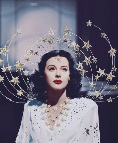 Hedy Lamarr(海蒂·拉玛)：《Ziegfield Girl(齐格菲女郎)》主角之一 Sandra Kolter 1 （1）