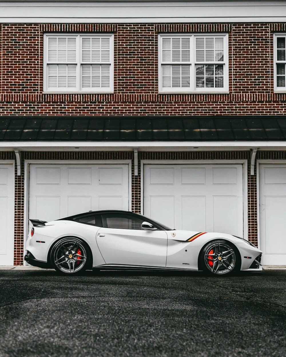 法拉利Ferrari F12