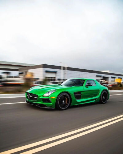 梅赛德斯奔驰SLS AMG