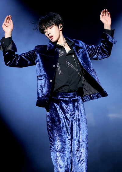 你是年少轻少的喜欢_时代少年团
