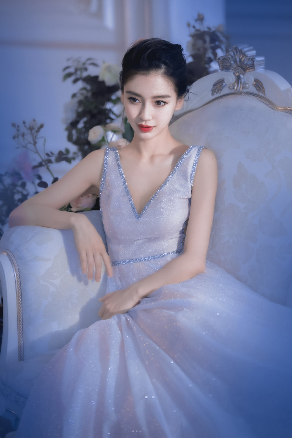 【侵权删】这里是Angelababy（杨颖）的美图啦~可甜可盐可飒你值得拥有哦！
我在豆蔻年华遇见你，想要陪你好多好多年。（图源很广，带水印，只是个人集baby美图）