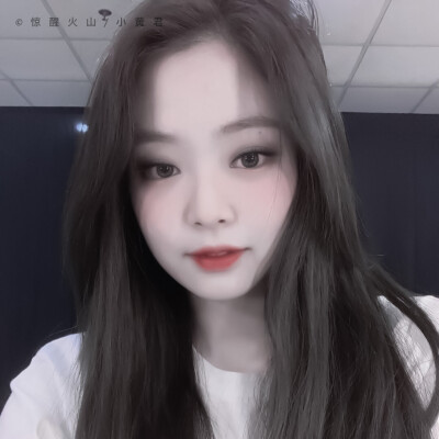 是我的白月光
也是我的朱砂痣
jennie / 小黄君