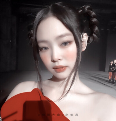 是我的白月光
也是我的朱砂痣
jennie / 小黄君