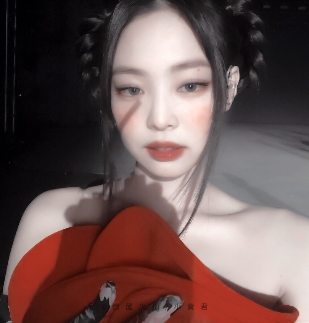 是我的白月光
也是我的朱砂痣
jennie / 小黄君