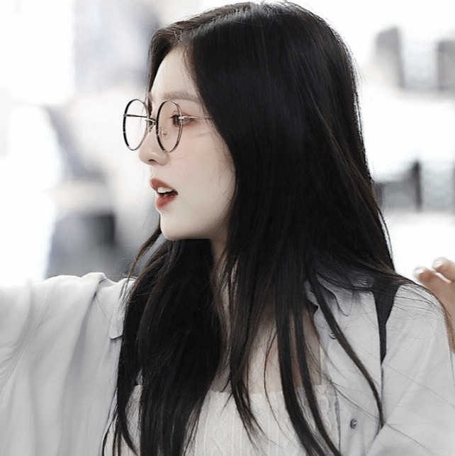 “喜欢一个人心里会想什么？”
“会想以后”