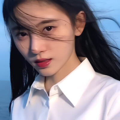 鞠婧祎可二改
最后一个加了妆
倒数第二个改变了肤色
已降噪注明江霖远