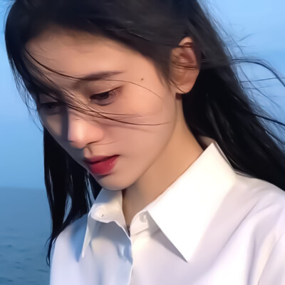 鞠婧祎可二改
最后一个加了妆
倒数第二个改变了肤色
已降噪注明江霖远