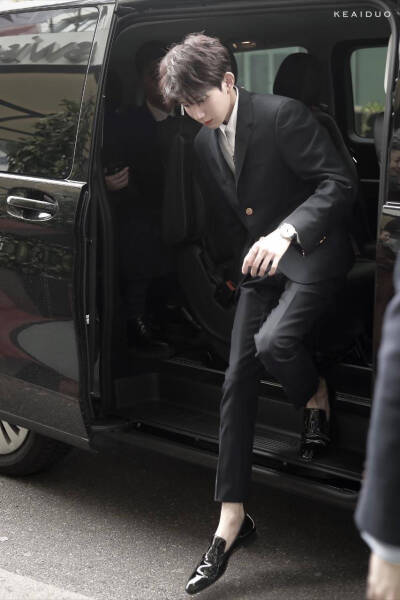 TFboys 王源 头像壁纸
侵删