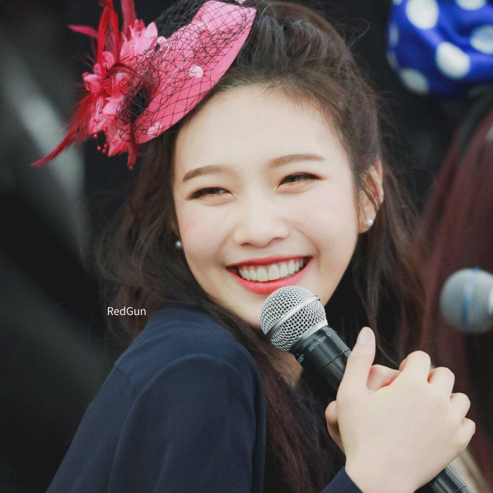 朴秀荣可二改
cr.redgun