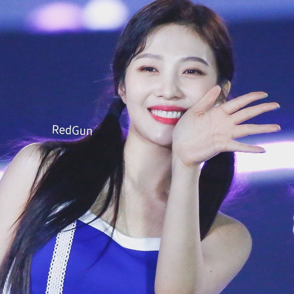 朴秀荣可二改
cr.redgun