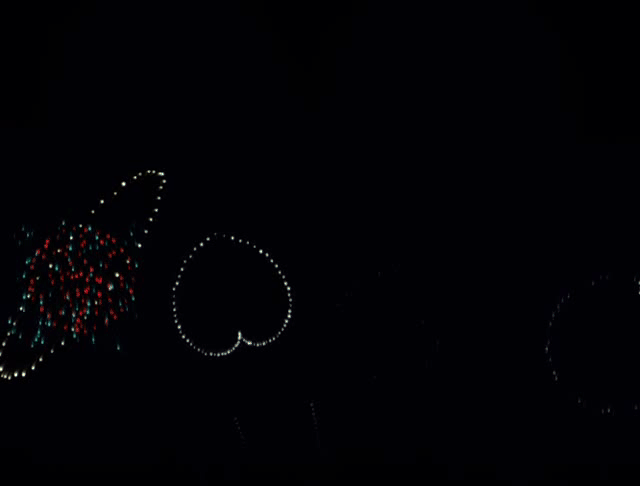 BKPP
<表情包>
嗑CP专用烟花
图源：微博@六月遛月亮