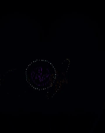 BKPP
<表情包>
嗑CP专用烟花
图源：微博@六月遛月亮