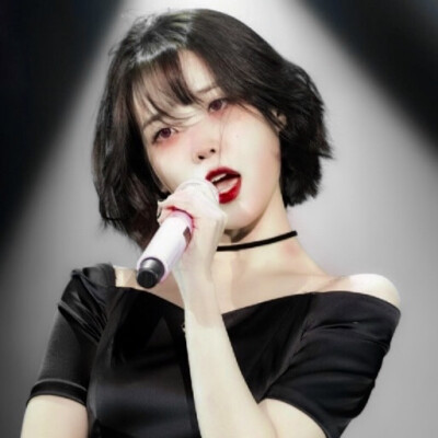 
#IU 在烏鴉的世界里 天鵝也有罪**
