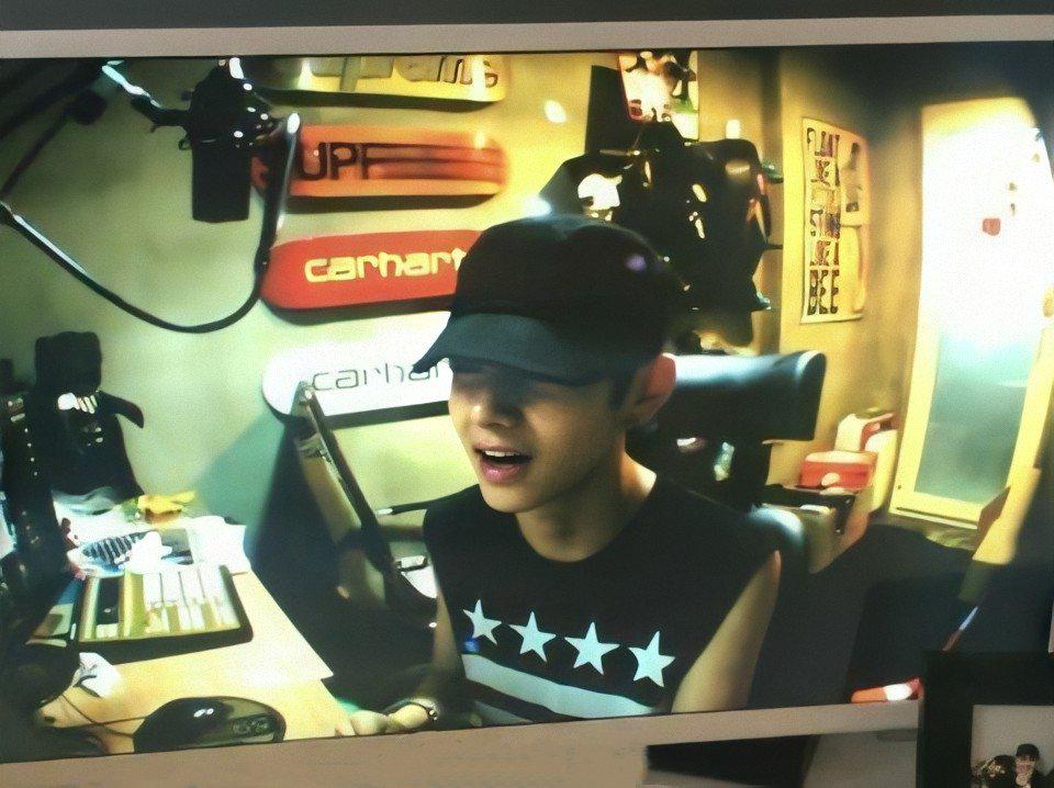 金泰亨小时候照片