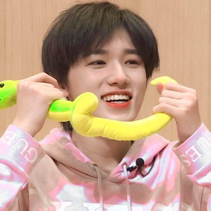 芽芽为什么一直在玩那只蛇蛇？