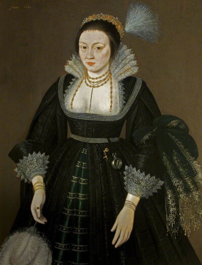 英国服装史上最奇特的女装款式之一出现在1610年代后至1620年代中的文艺复兴到巴洛克的转型期。这个时代虽然有大量画像资料流传，但因为没什么大事发生所以总被影视剧忽略，因此变得特别冷门。