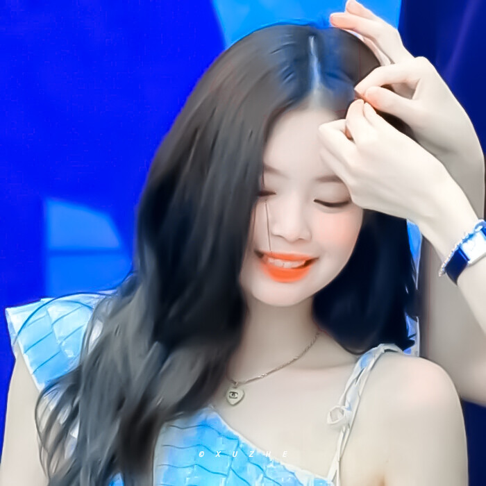 
° 金智妮Jennie
