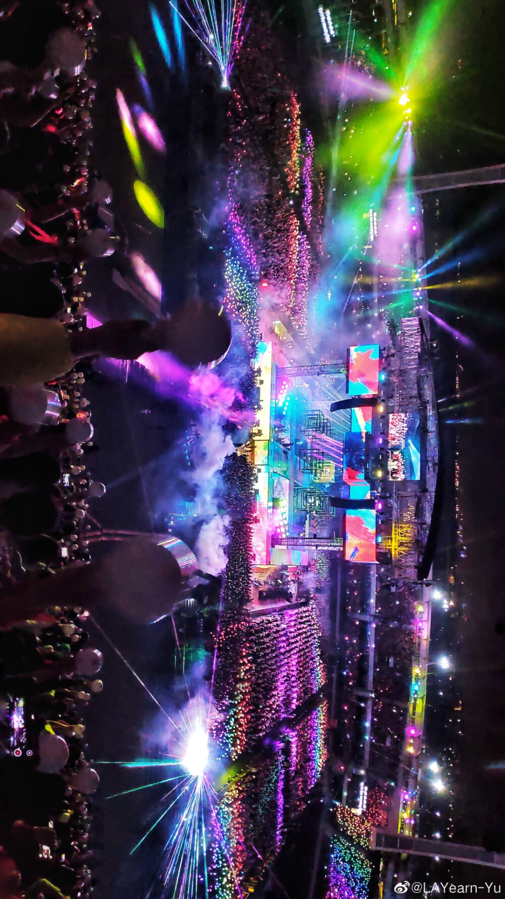 华晨宇2019海口火星演唱会舞美
图源微博