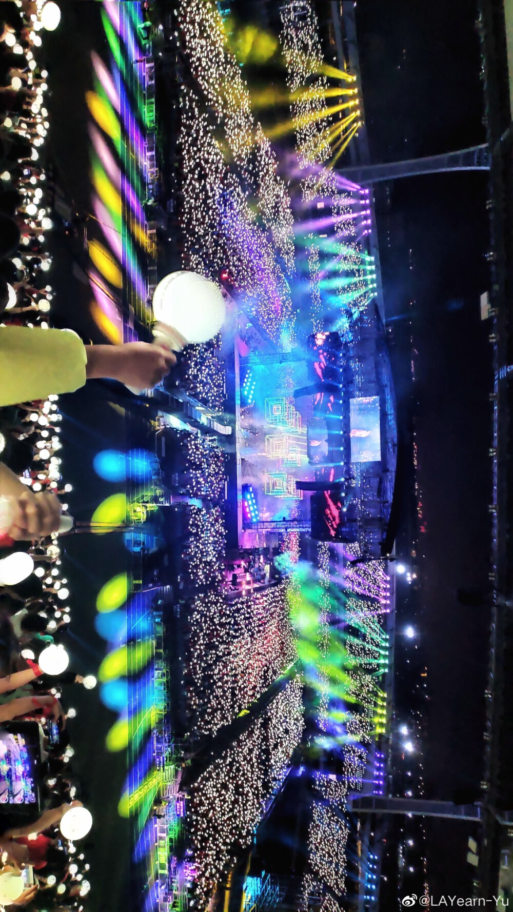 华晨宇2019海口火星演唱会舞美
图源微博