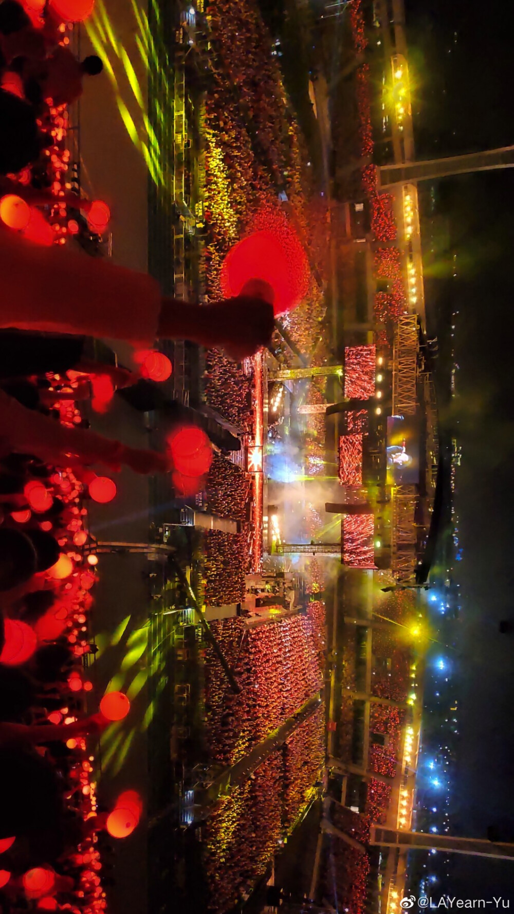 华晨宇2019海口火星演唱会舞美
图源微博