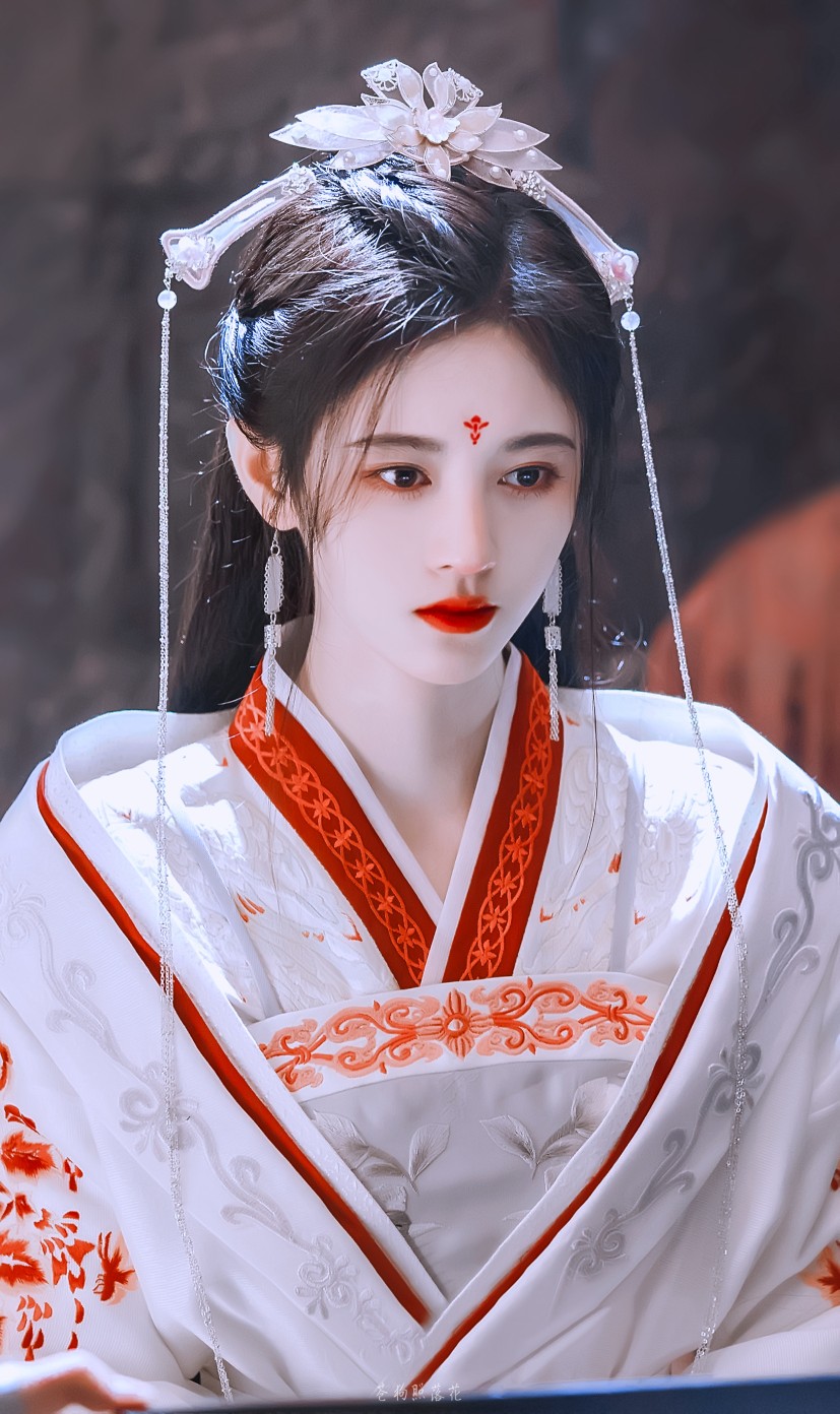 如意芳菲鞠婧祎傅容