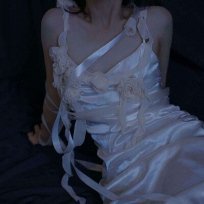 －喜你如盛夏白瓷 梅子甜汤－
图源各处，知源可评，侵权致歉.