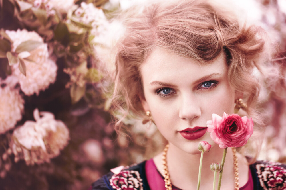 Taylor Swift - Teen Vogue Magazine Photoshoot 2011
[weibo@TaylorSwift-Gallery]