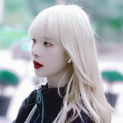 
晚 点 相 遇 吧 那 时 正 好 你 成 熟 我 温 柔
