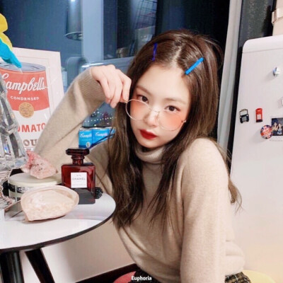 “天最黑的时候，心里的光就透出来了”
Jennie/沈南初
