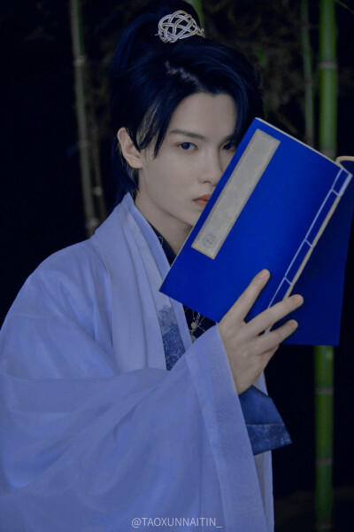 黄明昊Justin/林念肆
/这是谁家的小公子？
祝黄明昊Justin19岁生日快乐！