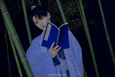 黄明昊Justin/林念肆
/这是谁家的小公子？
祝黄明昊Justin19岁生日快乐！