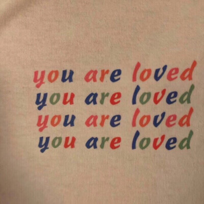 金泰亨 | 春日邮集
“春天里的小熊”