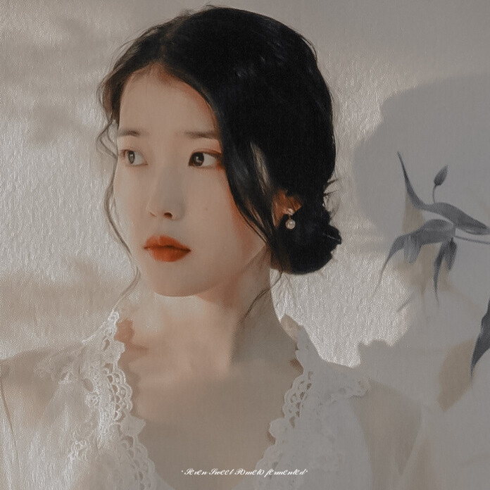 ◦IU