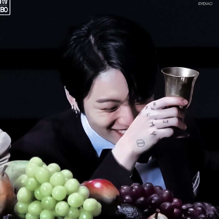 田柾国
©叽里嘟咕噜
演讲词也能说错，小笨蛋
「鉄街角/失聲」YEXACI