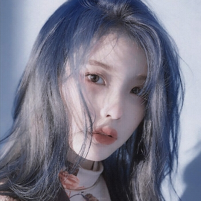 #李知恩#
怪你爱意太浅雾都能遮住。
