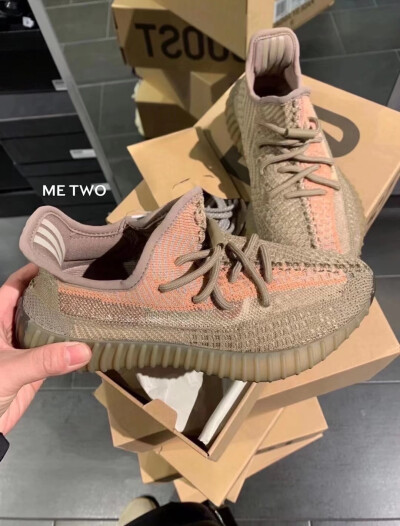 yeezy350v2椰子系列
下单带图 色号超多 正常发货