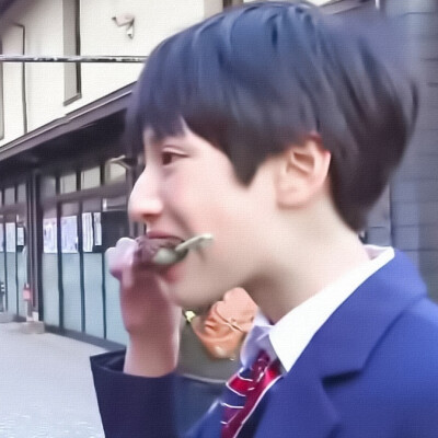 严浩翔
微博：小熊软糖收藏夹