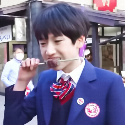 严浩翔
微博：小熊软糖收藏夹