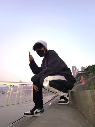 这是要上交给国家的男人
