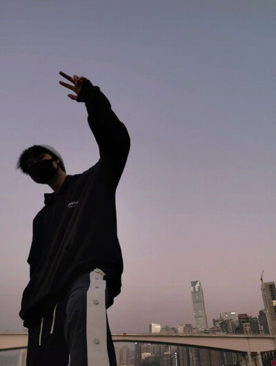 这是要上交给国家的男人